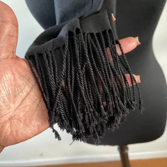 Black Scarf w/ Fringe Womens One Size Minimalist Casual Basic Simple Soft Wrap - Picture 2 of 7
